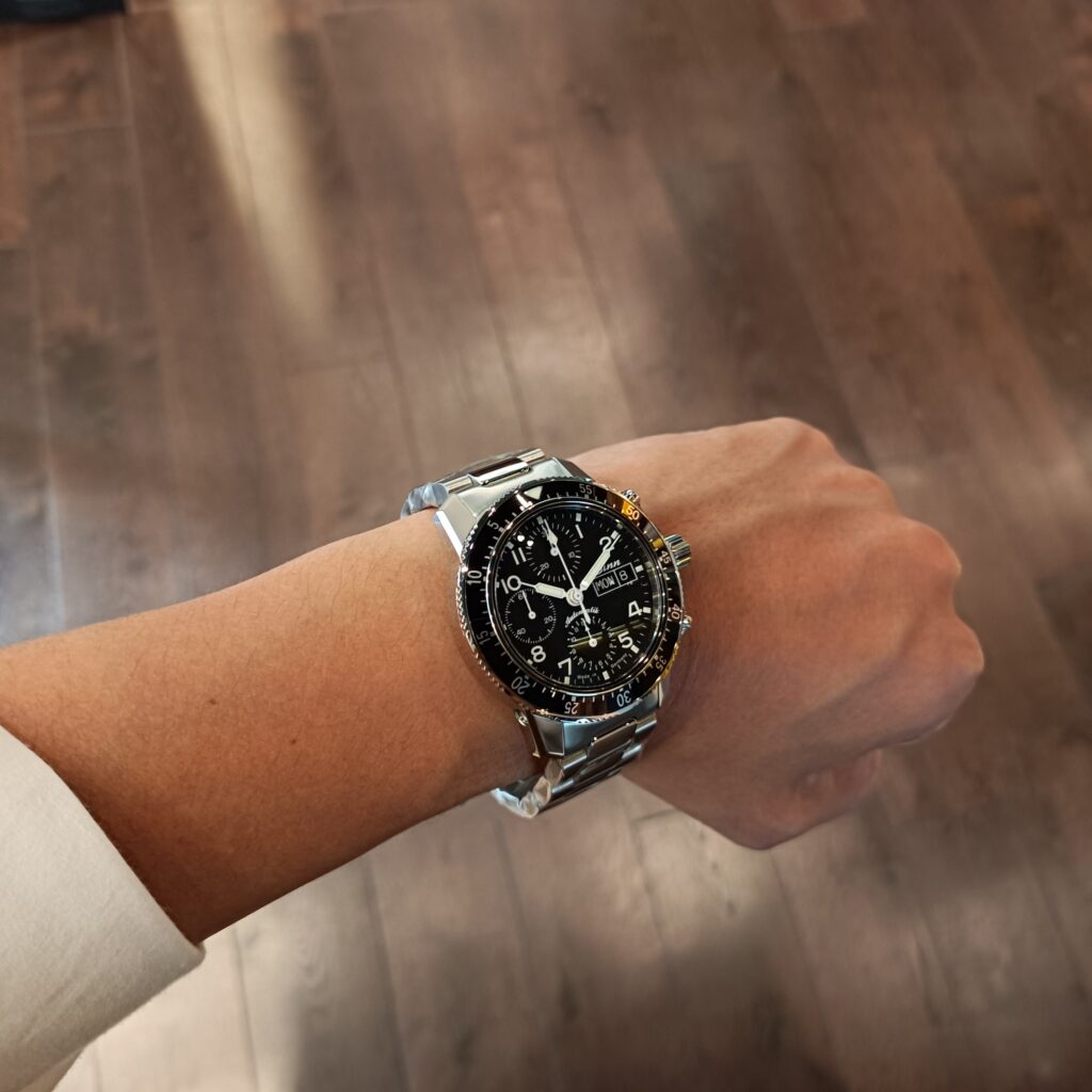 大事な約束を守る為、私はクロノグラフのスタートボタンを押した。