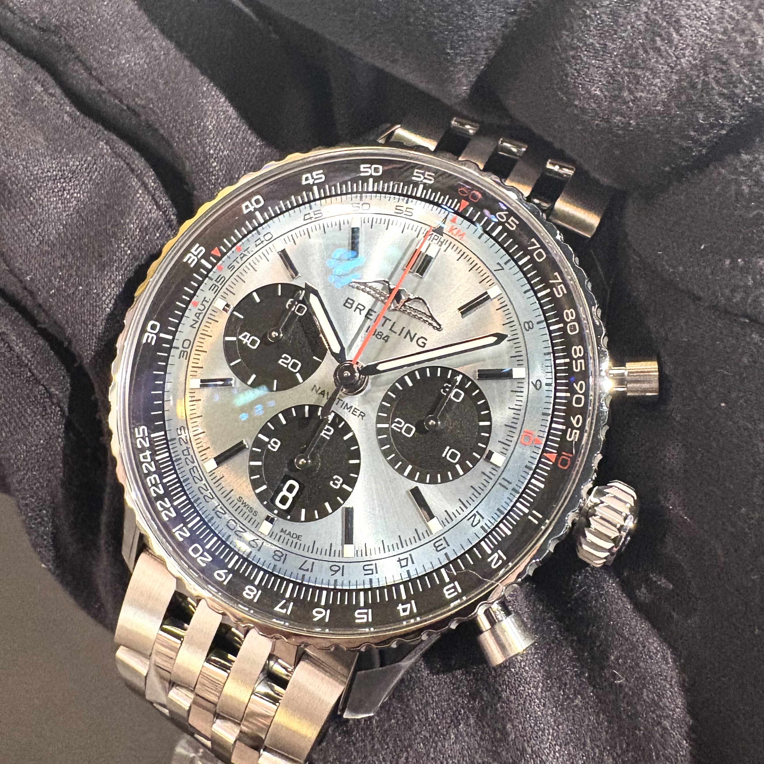 ナビタイマーアイスブルー文字盤