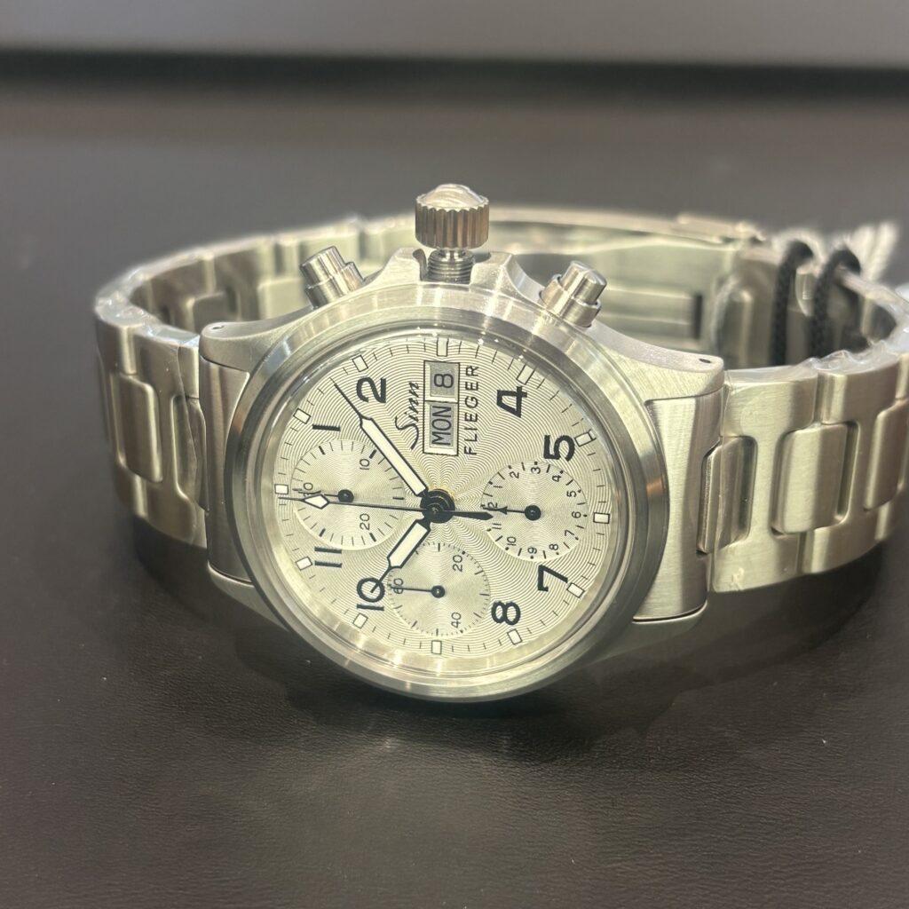 腕に自然に馴染むドイツの精密さ。356.SA.FLIEGER.3 M