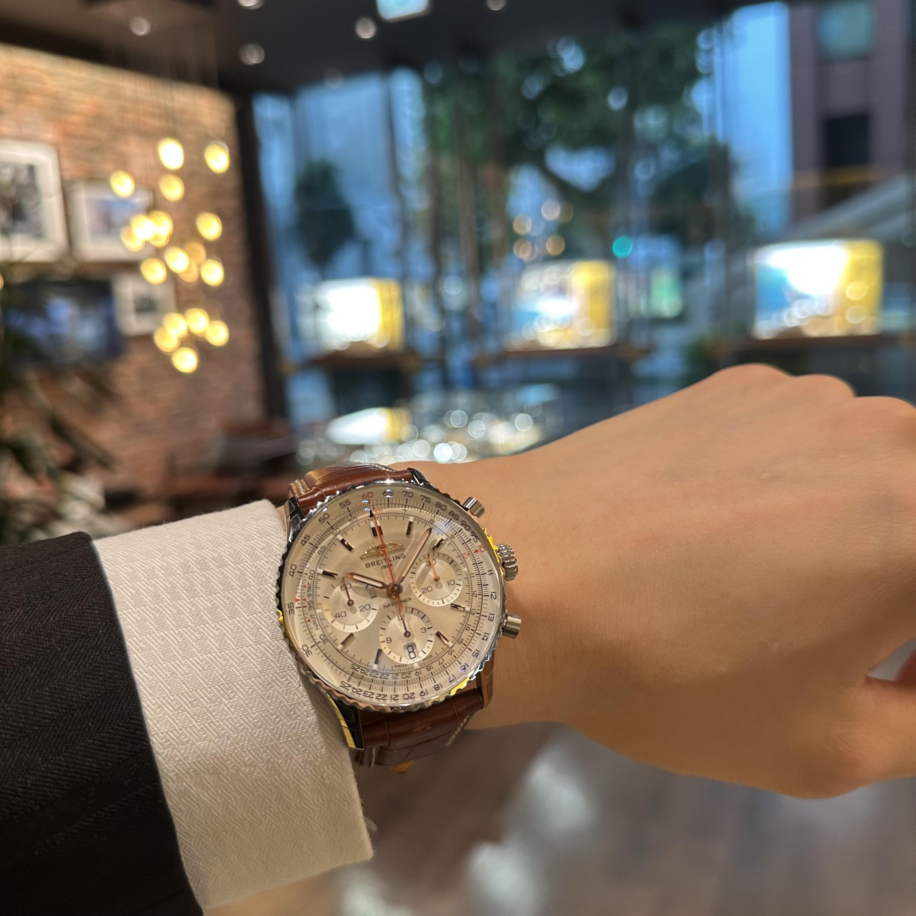 スーツに合わせたブライトリング