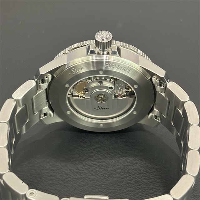 ジン104 Classic 12のシースルーバック