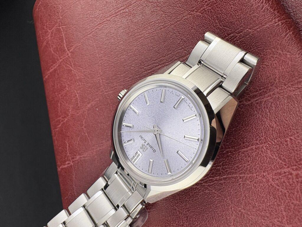 グランドセイコー SBGW323 上品な着用シーン