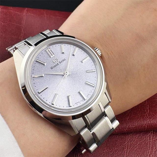 グランドセイコー SBGW323 男性着用イメージ