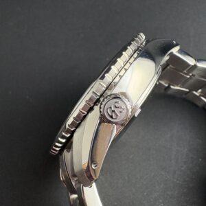 グランドセイコー SBGE277 サイドビューで厚みを確認