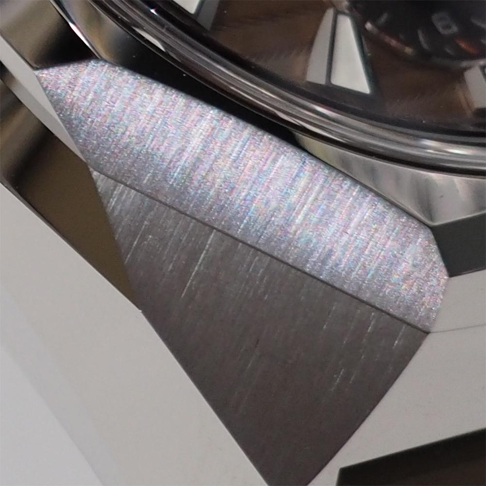 多様な光を含むザラツ研磨