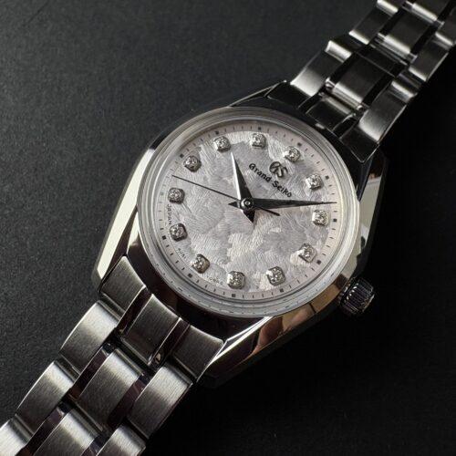 グランドセイコー STGF387 文字盤の型打ち模様テクスチャー