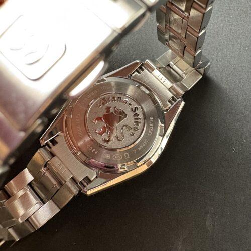 グランドセイコー STGF387の裏蓋から見るムーブメント