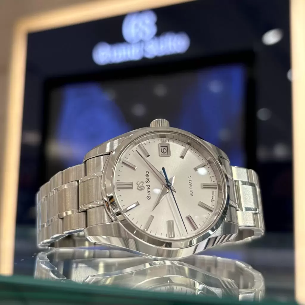 グランドセイコー シルバー文字盤モデル 冠婚葬祭着用イメージ