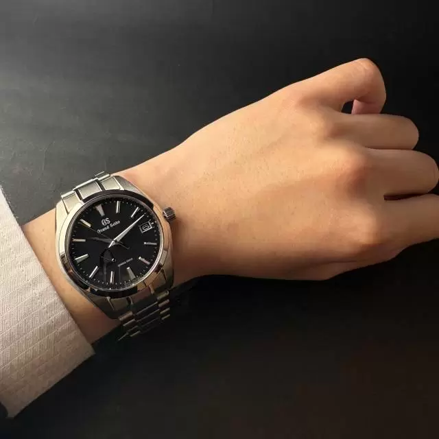 グランドセイコー 手首に収まる適切なサイズ感