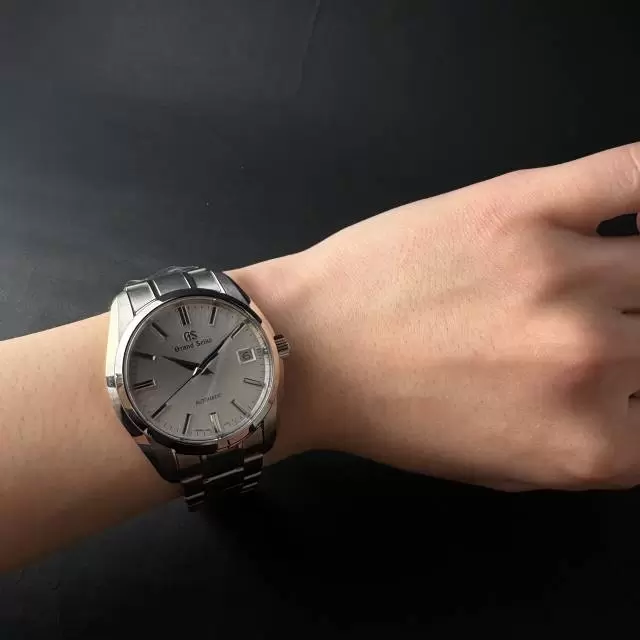 グランドセイコー SBGR315 ケース側面のザラツ研磨