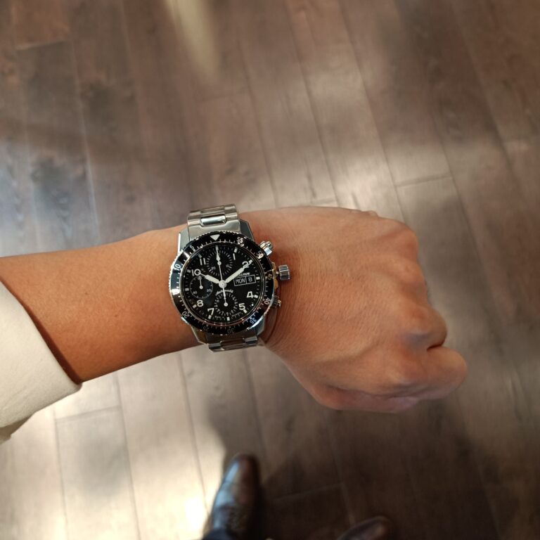 大事な約束を守る為、私はクロノグラフのスタートボタンを押した。