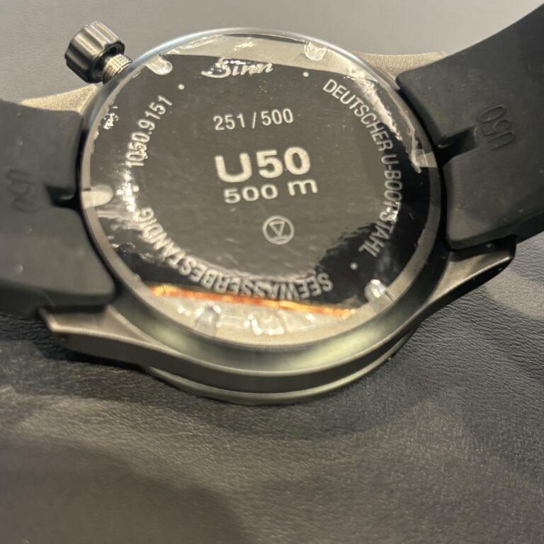 まるで海に溶け込む魔法のブラック。Sinn U50.S.Lの魅力に迫る。