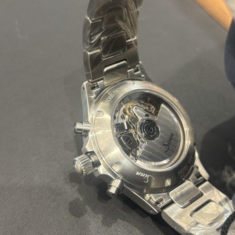 腕に自然に馴染むドイツの精密さ。356.SA.FLIEGER.3 M