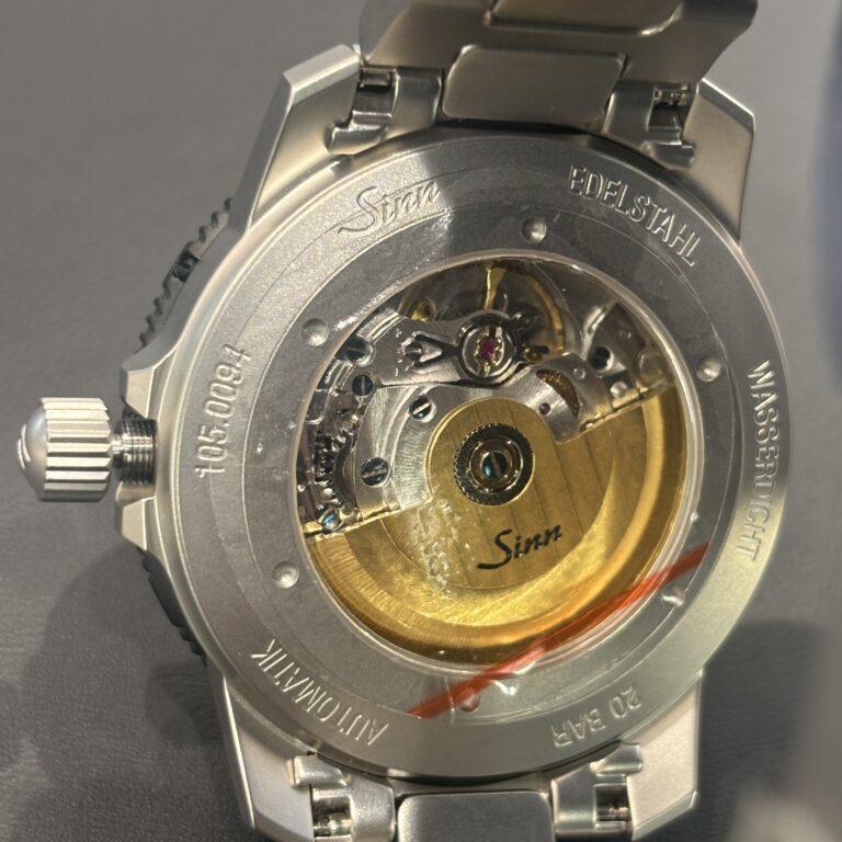 Sinn 105.ST.SA M：現代のニーズに応える、進化形ミリタリーウォッチの決定版
