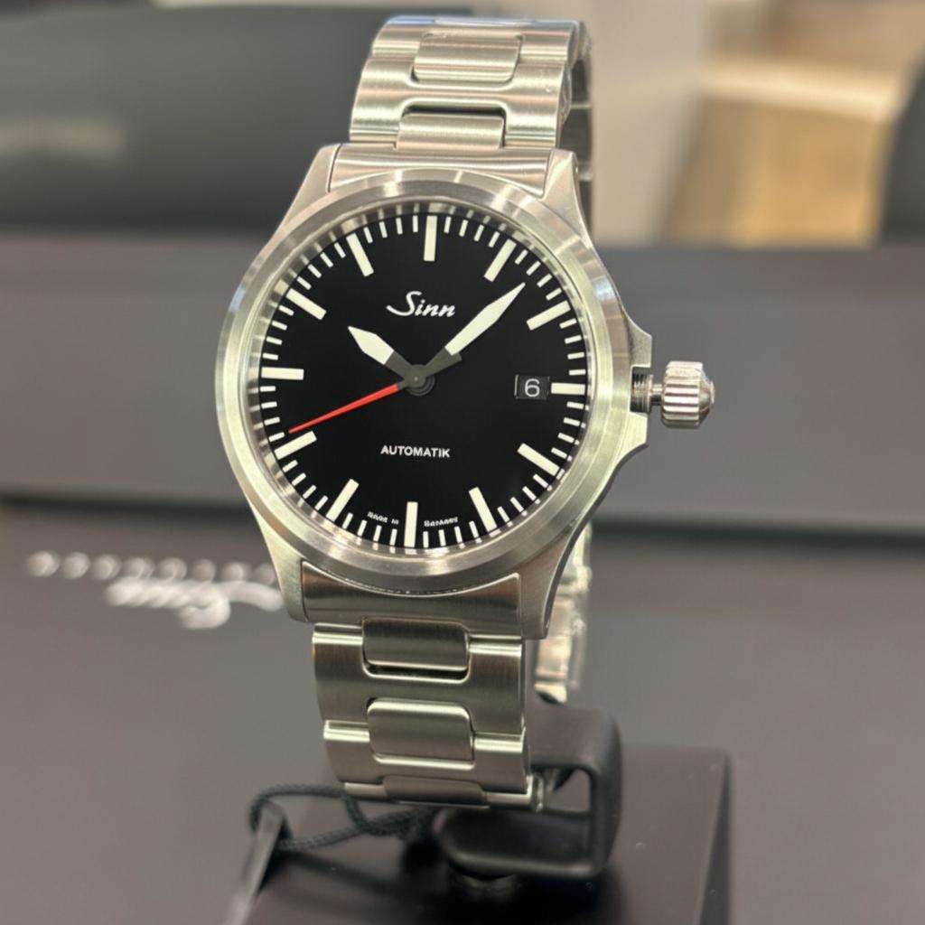 Sinn 556.I.RS.M：ファーストジンに相応しい、時計の「完璧な基本形」