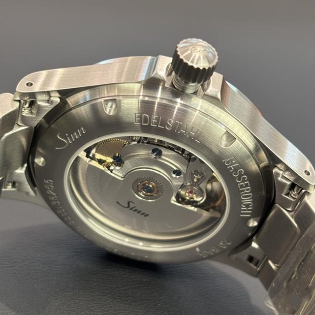 Sinn 556.I.RS.M：ファーストジンに相応しい、時計の「完璧な基本形」