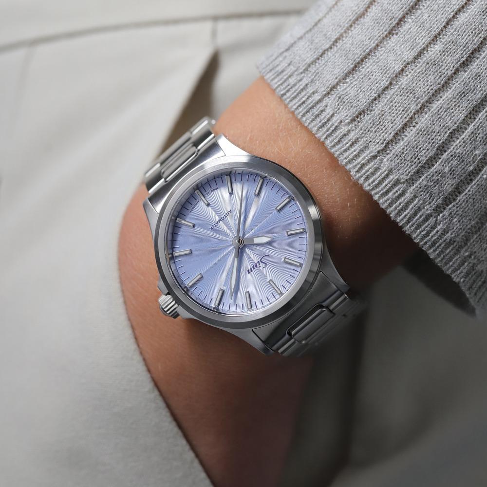 Sinn 556 Ice Blue【世界限定300本】氷の魔法とギョーシェ装飾の魅力